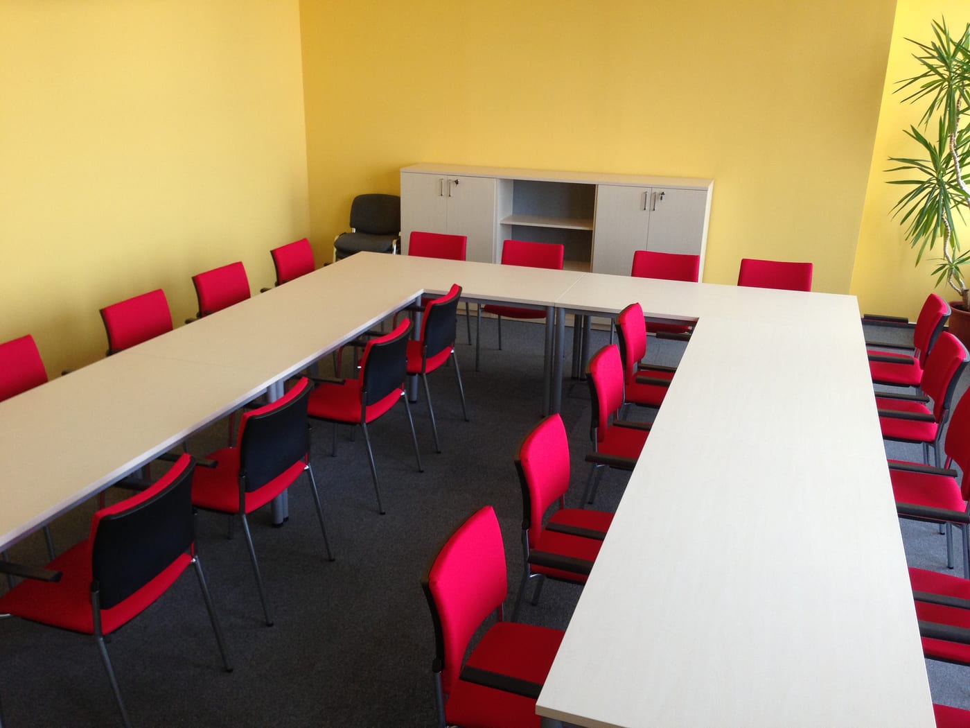 Rokovacie stoly EASY SPACE — model